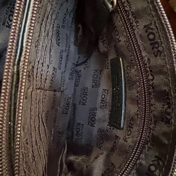 Michael Kors Bedford Gusset Triple Zip Pebbles Leather Crossbody - Picture 11 of 11